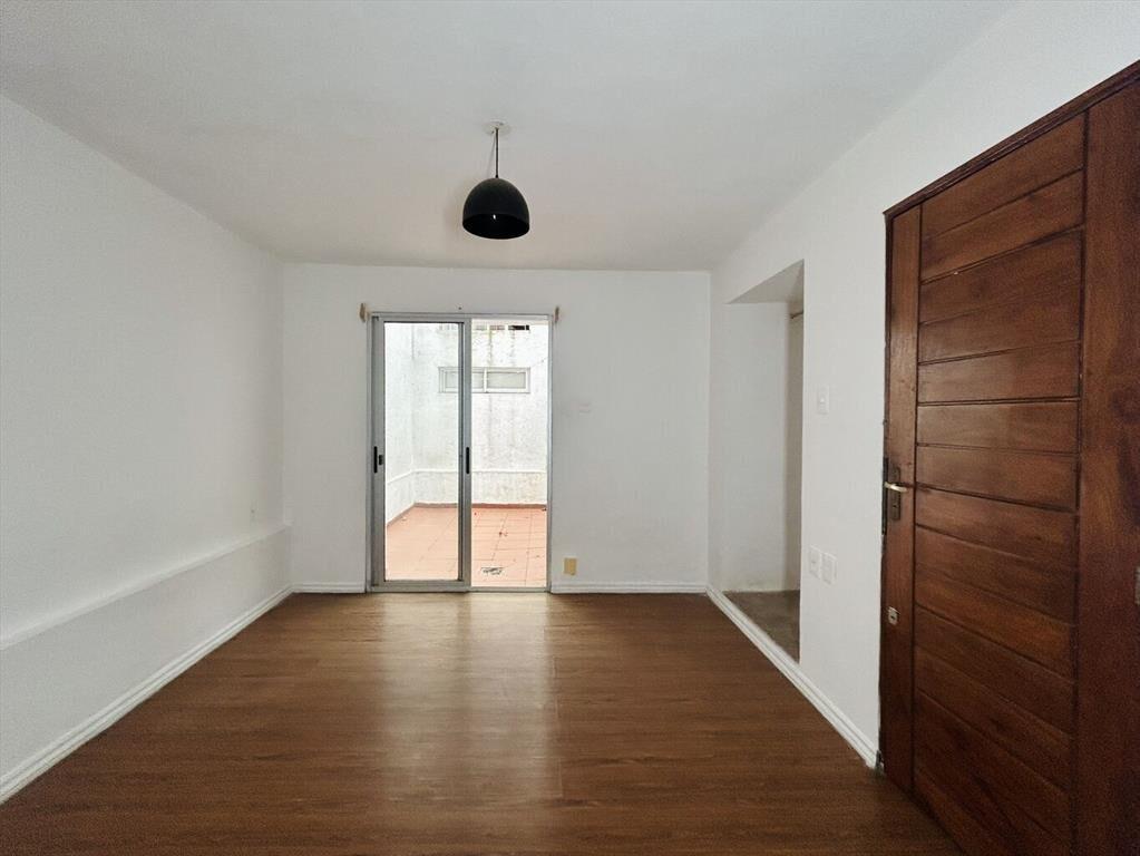 Alquiler apartamento monoambiente con patio en villa muñoz