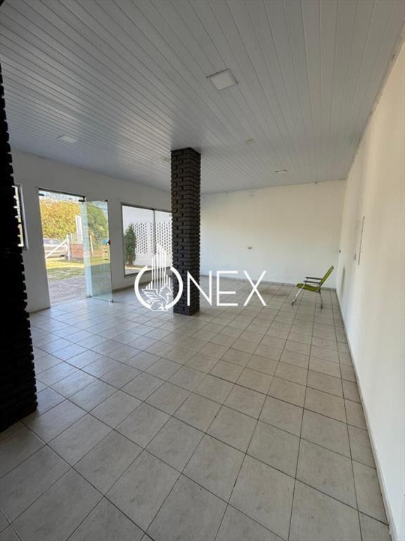 Se alquila local en Villa Argentina sur ,