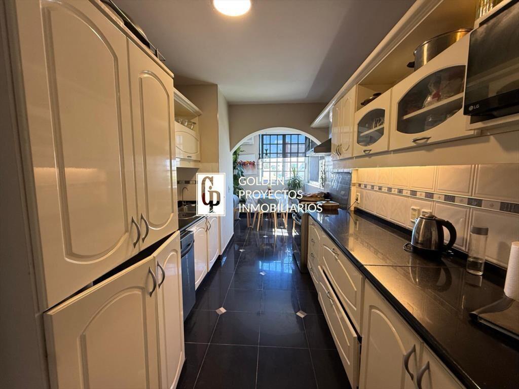 Penthouse en venta de dos dormitorios en Rambla