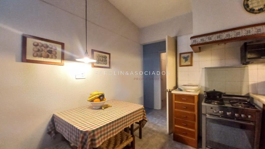 Casa en venta de 3 dormitorios + dependencia en 4