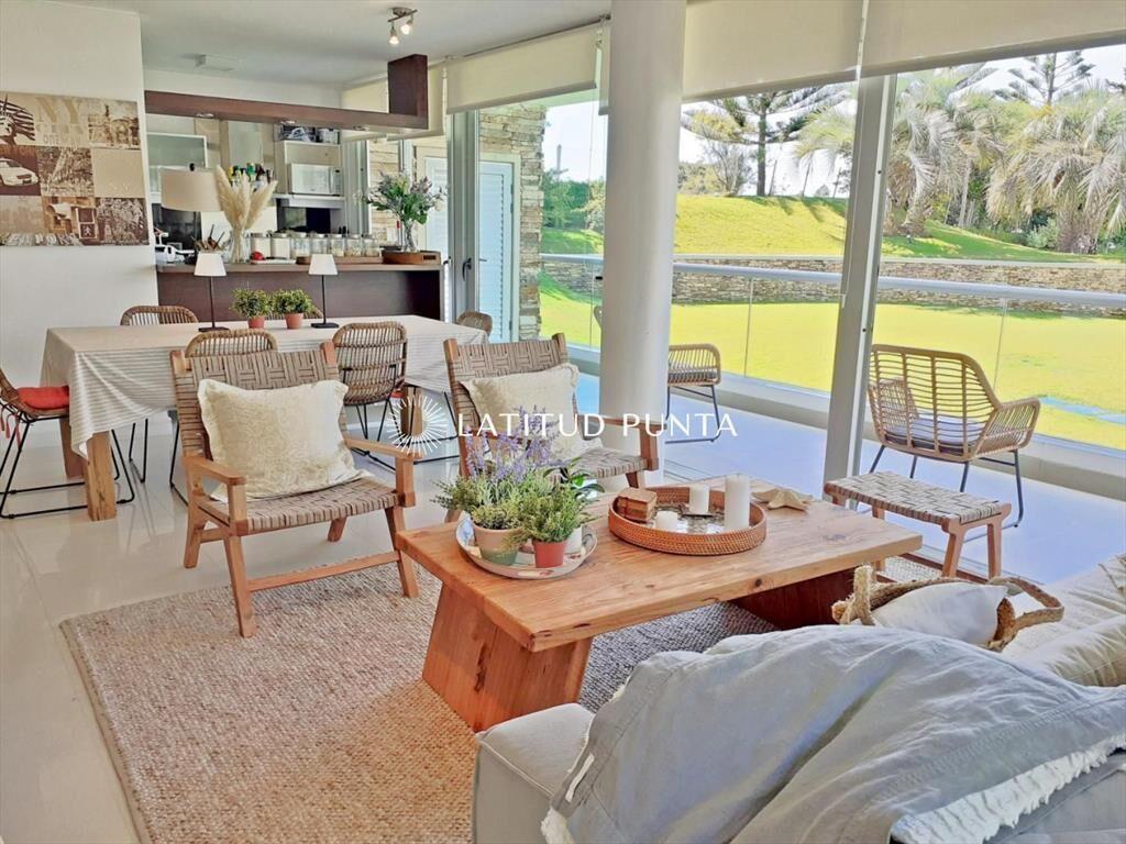 Apartamento dúplex en Rincón del Indio, 2 más