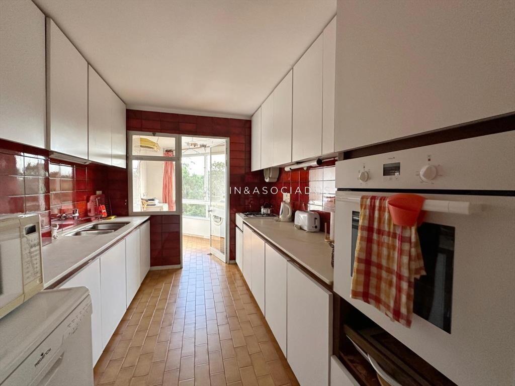 Apartamento de 3 dormitorios y dependencia de en