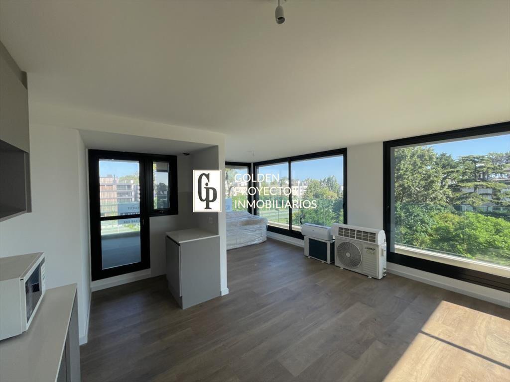 Apartamento en venta tres dormitorios y balcon en