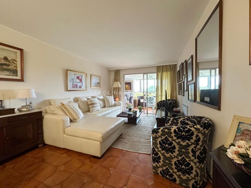 Departamento en Venta de 3 Dormitorios + en Playa