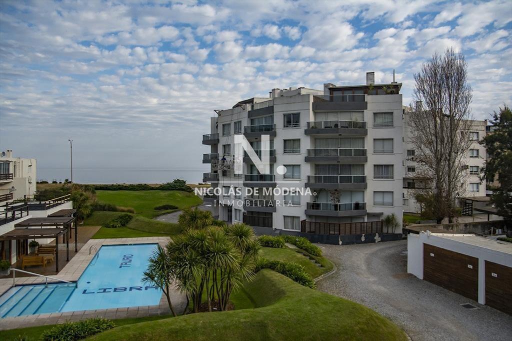 Departamento en venta a metros de Playa Mansa