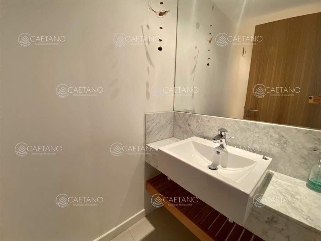 Venta apartamento 4 dormitorios, playa brava del