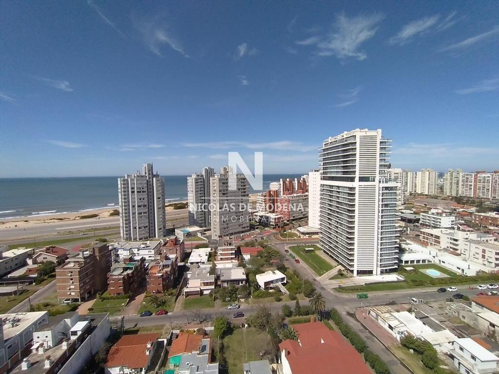 pent house con vista a playa brava y playa mansa