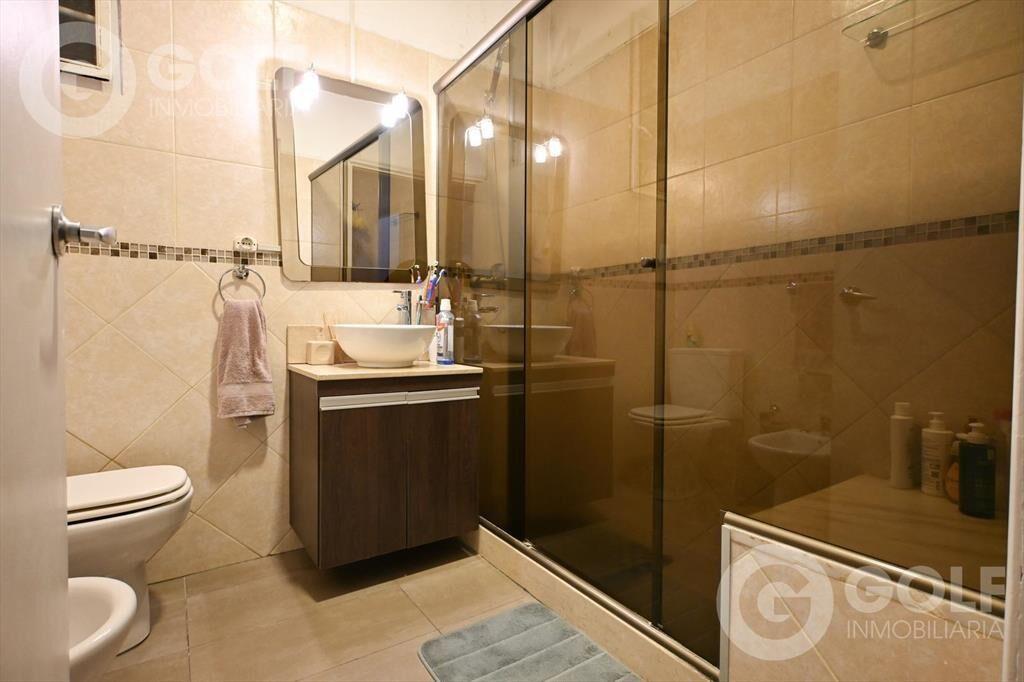Venta de apartamento 3 dormitorios con cochera en Pocitos