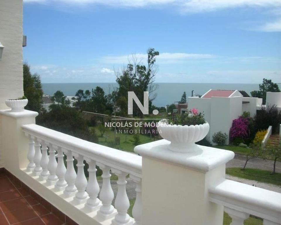 Alquiler Casa en Punta Ballena Cuatro Dormitorios