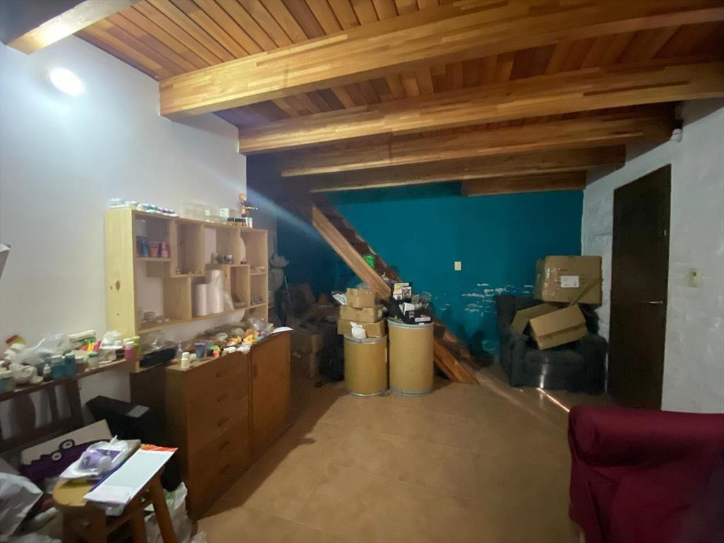 Casa a la venta en Tres Cruces atractiva para Reciclar