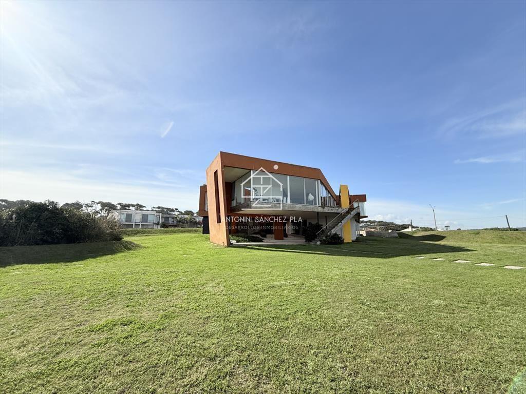 Venta importante casa en la barra