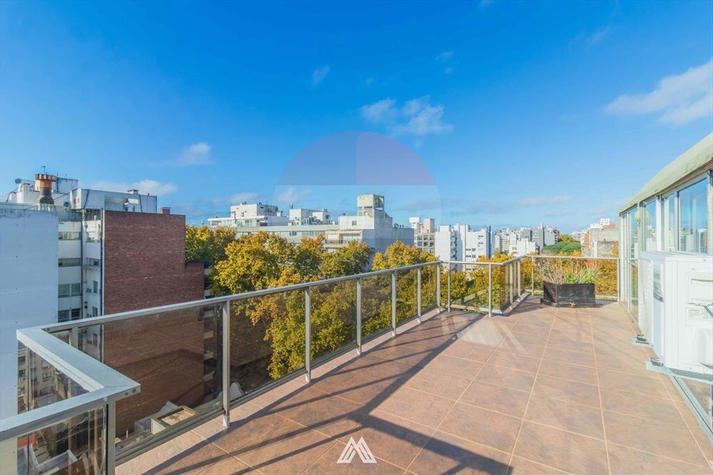 Venta Penthouse 3 dorm. y garaje Punta Carretas