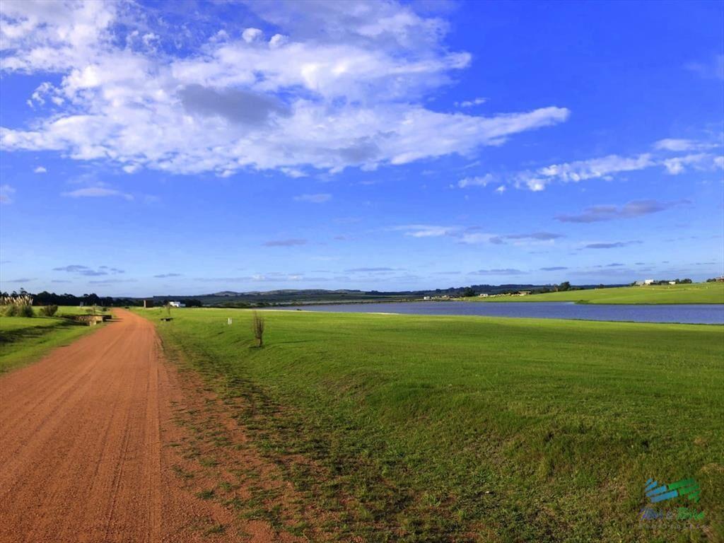 Venta de terreno en Laguna de los Cisnes