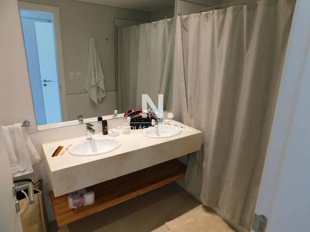 Vende apartamento de 3 dormitorios en la Barra