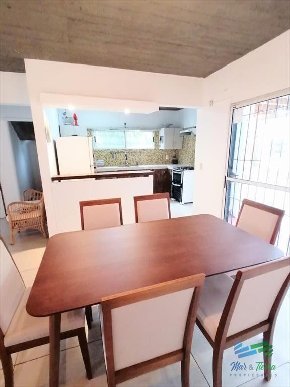 ALQUILER ANUAL DE CASA EN LA BARRA, MALDONADO. - 4 DORMITOR