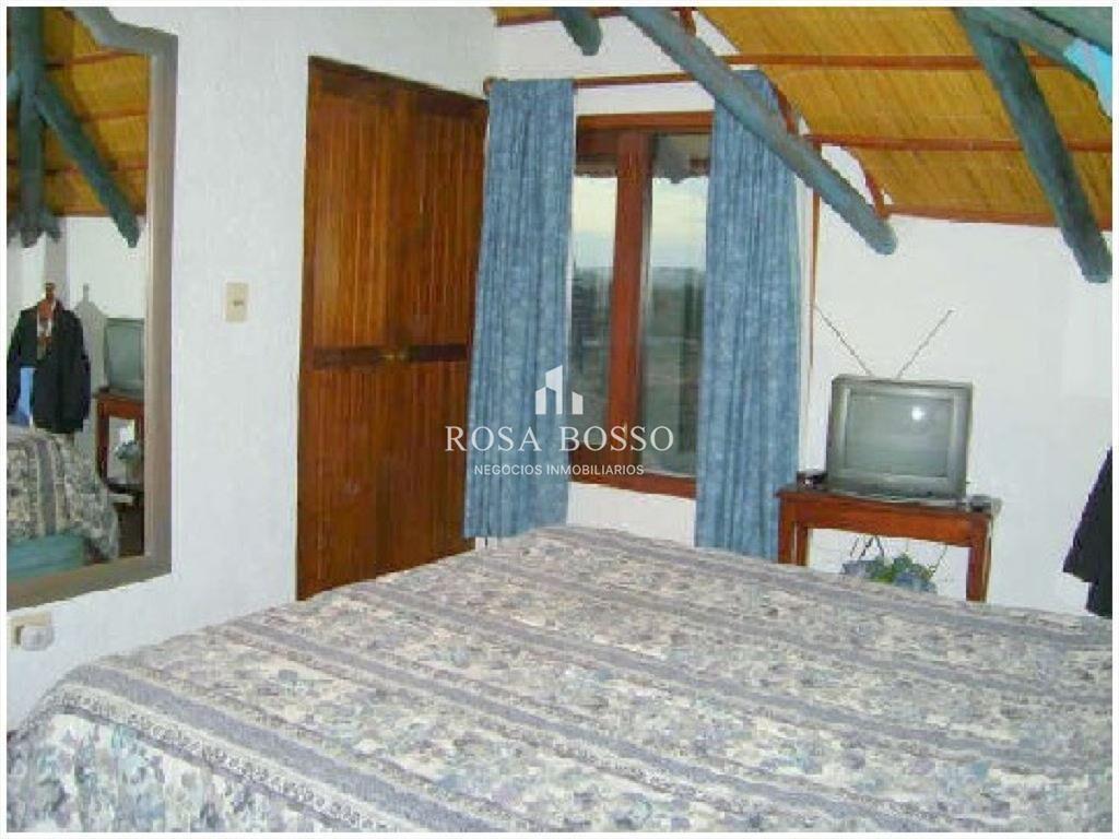 CASA A LA VENTA EN EL CHORRO.