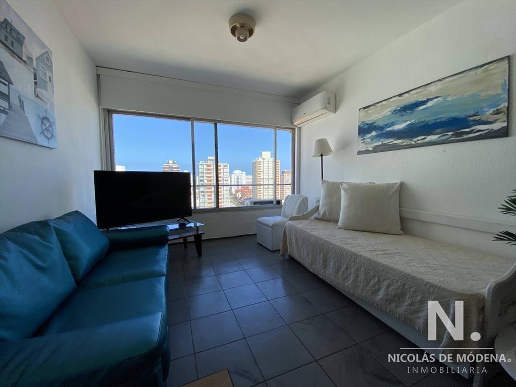 Venta piso alto en Santos Dumont 1 dormitorio