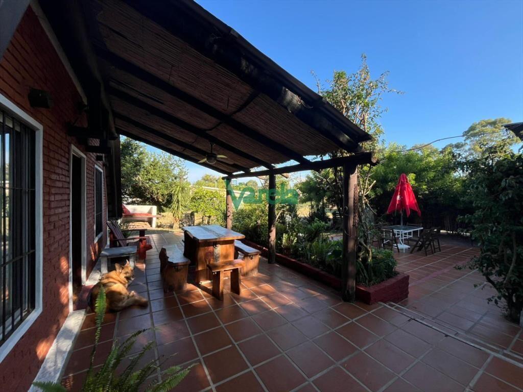 Casa de 3 dormitorios y 2 baños en La Floresta