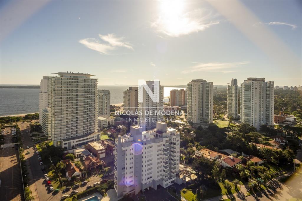 Se vende apartamento en Mansa, de 3 dormitorios