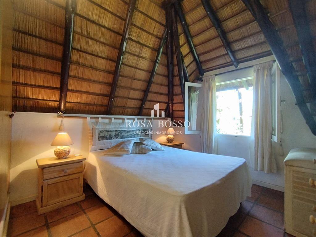 Casa Venta 4 dormitorios con piscina Punta del