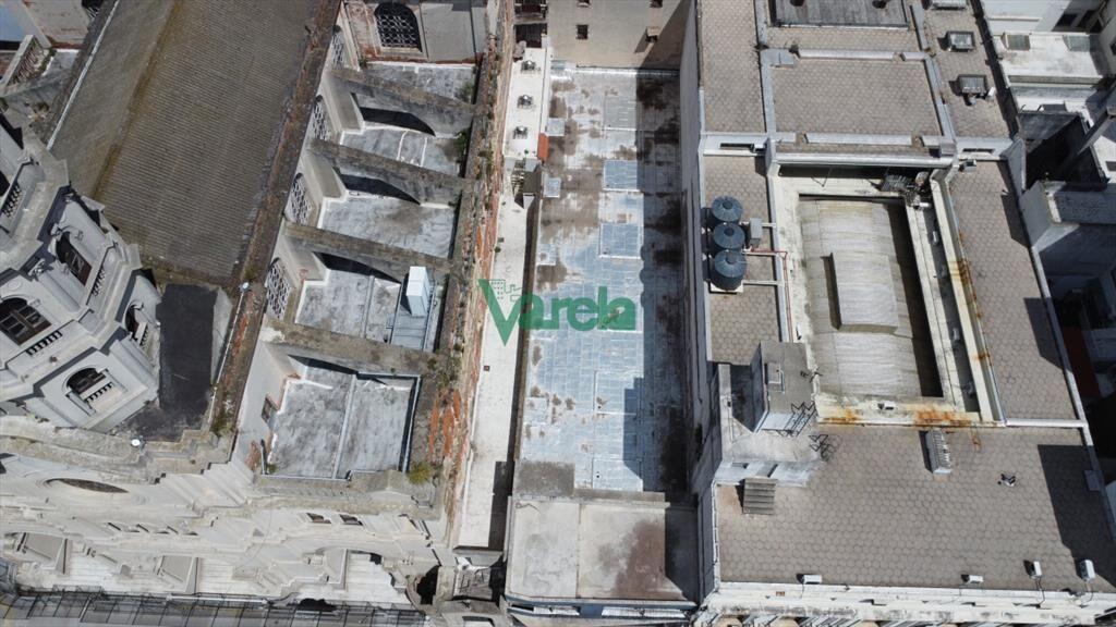 Venta Parking y Posibilidad de 7 Apartamentos