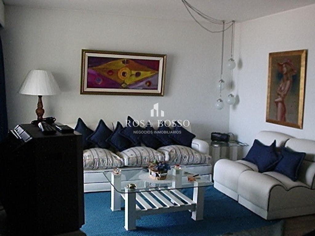 Apartamento en Brava, 3 dormitorios *