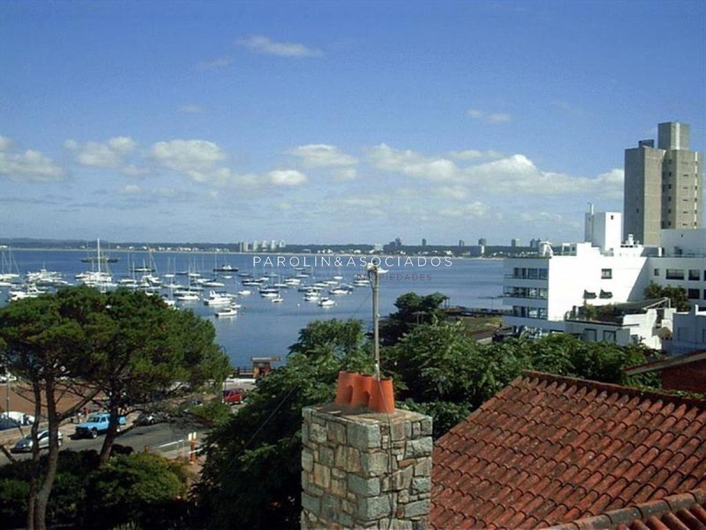 Apartamento en venta de 3 dormitorios en edificio