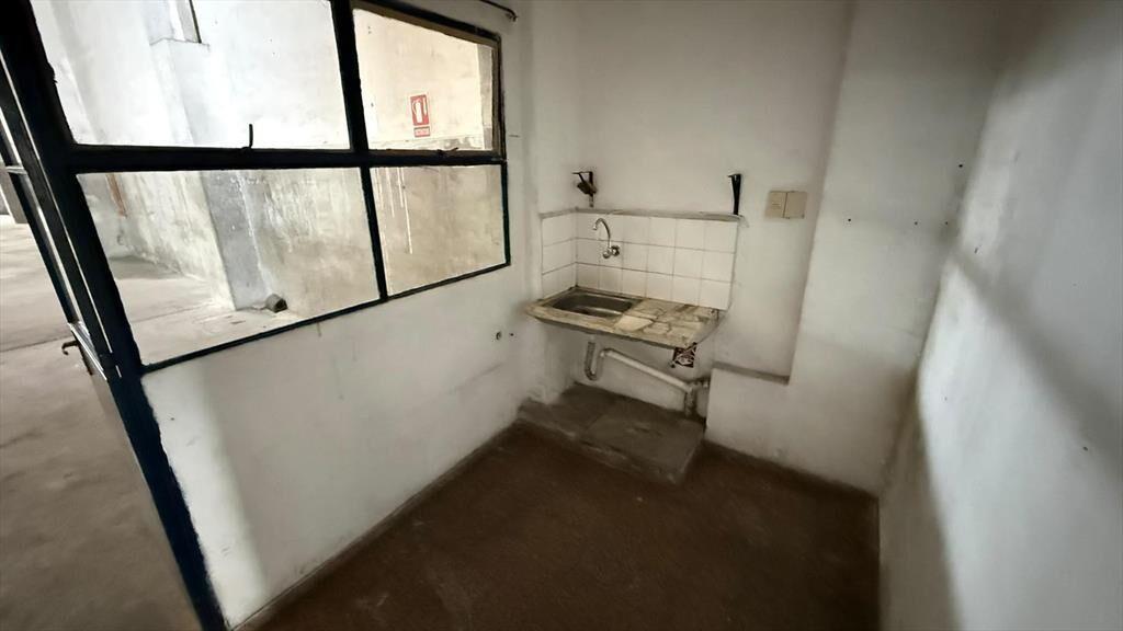 Proximo Bv Batlle y Ordoñez y Varela, 511 m2 edificados, t