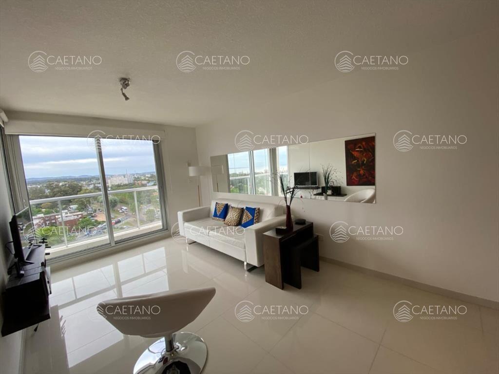 Hermoso apartamento en alquiler anual con vista y