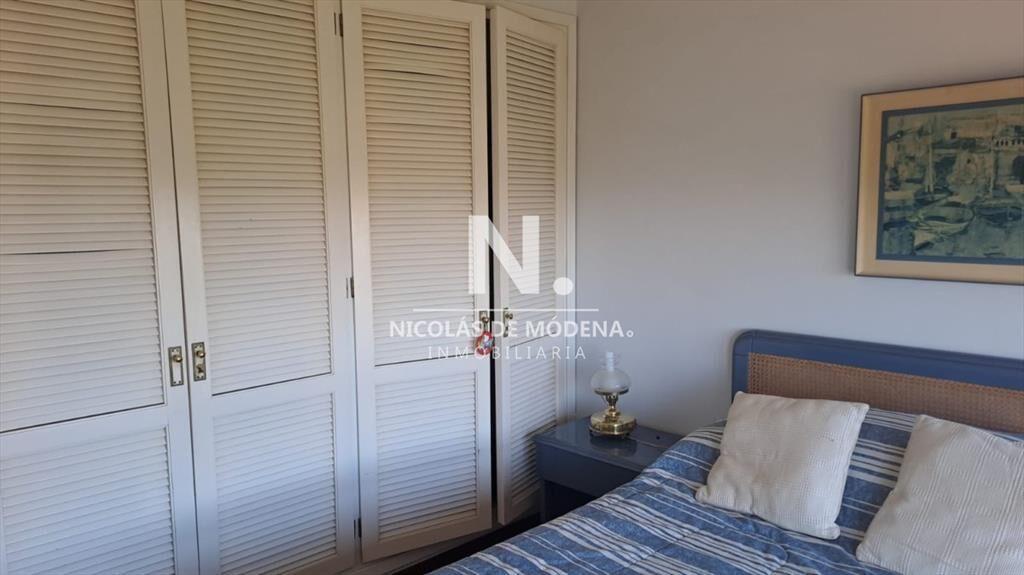 Vende apartamento de 2 dormitorios más servicio