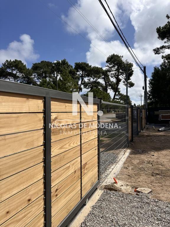 Vende casa de 3 dormitorios en Jardines de Punta