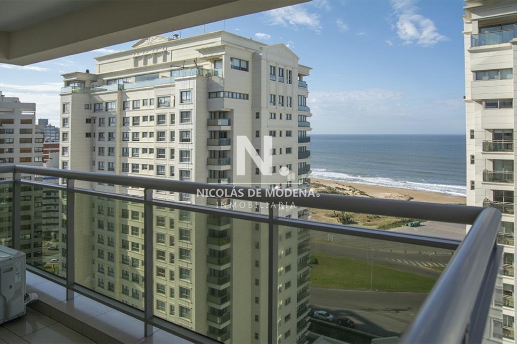 Imperiale piso alto de 2 dormitorios en Punta del Este
