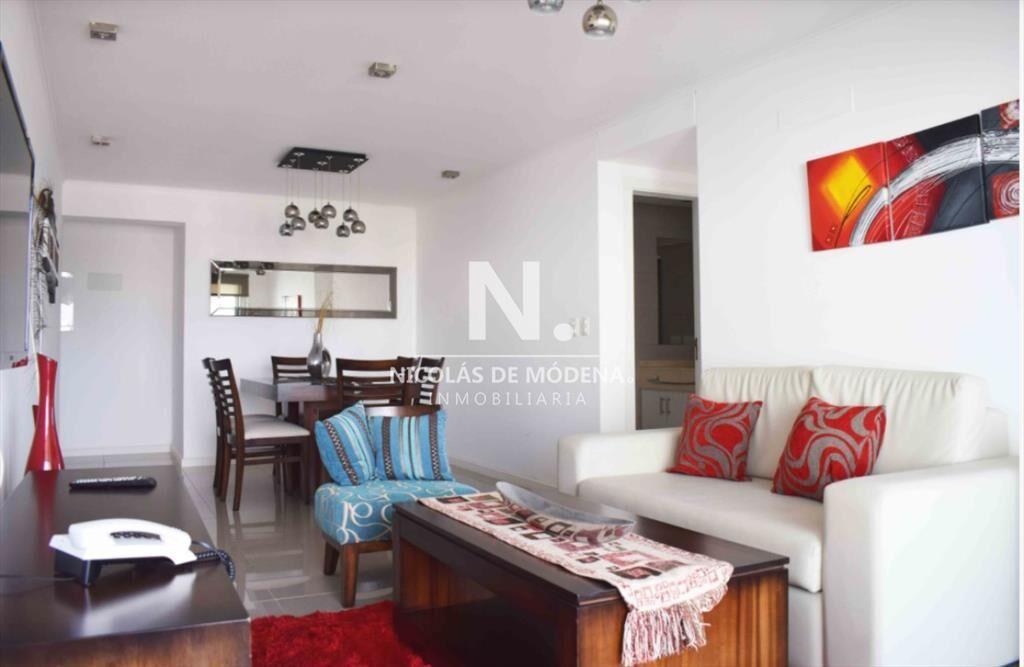 Vende apartamento con vista al mar. De 2 en con