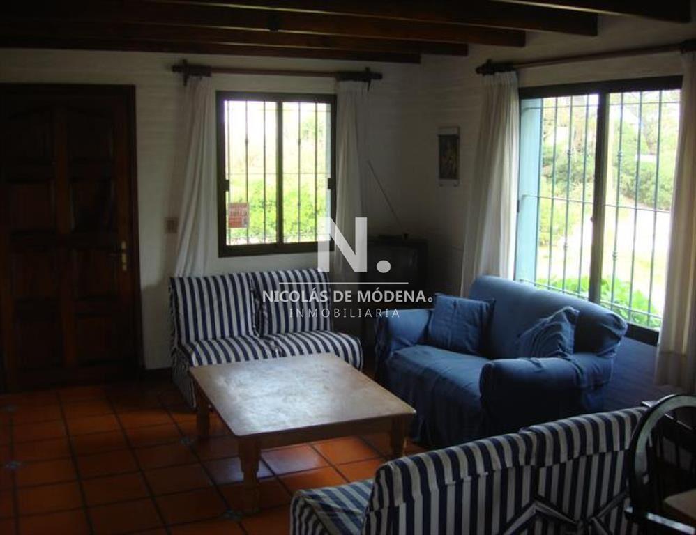 CASA EN VENTA EN ZONA DE TIO TOM