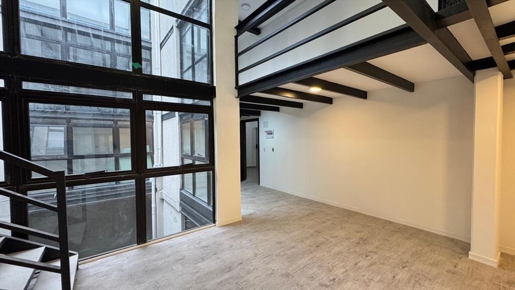 Excelente loft en ciudad vieja por peatonal Sarandí.