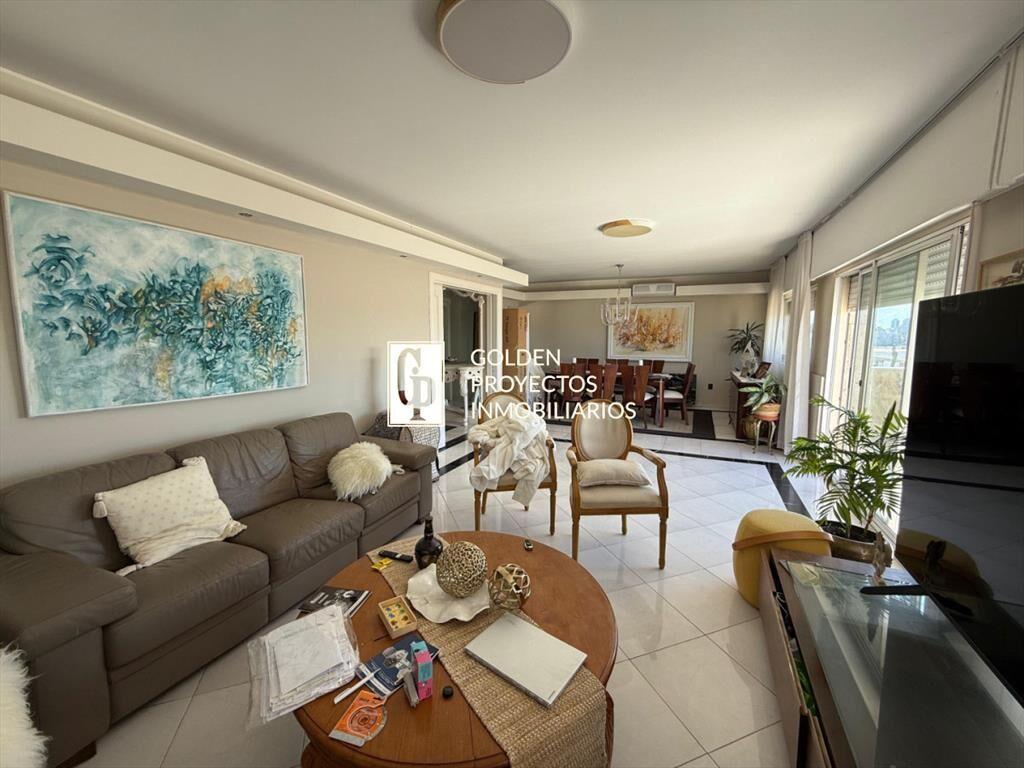 Penthouse en venta de dos dormitorios en Rambla