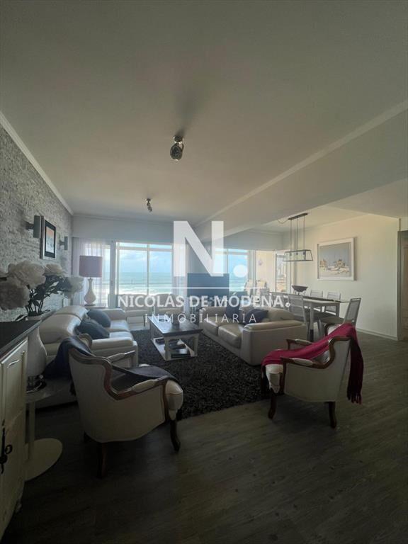 En venta apartamento en Brava Punta del Este de 3