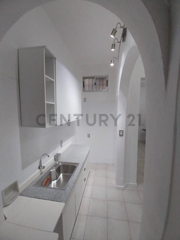 VENTA APARTAMENTO CORDÓN SUR, 2 DORM, PATIO, ACEPTA BANCO,