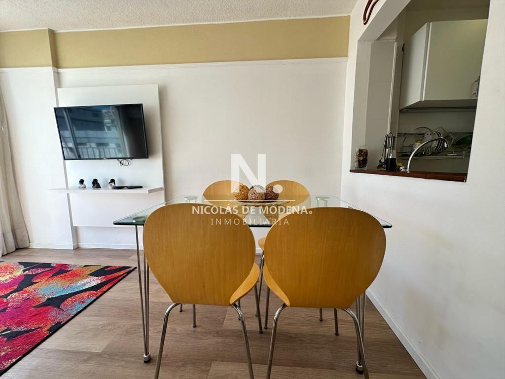 Apartamento en venta en Peninsula a 100 mts de la