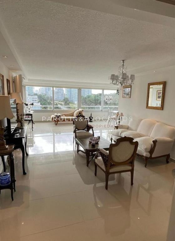 Apartamento de 3 dormitorios en venta en Torre