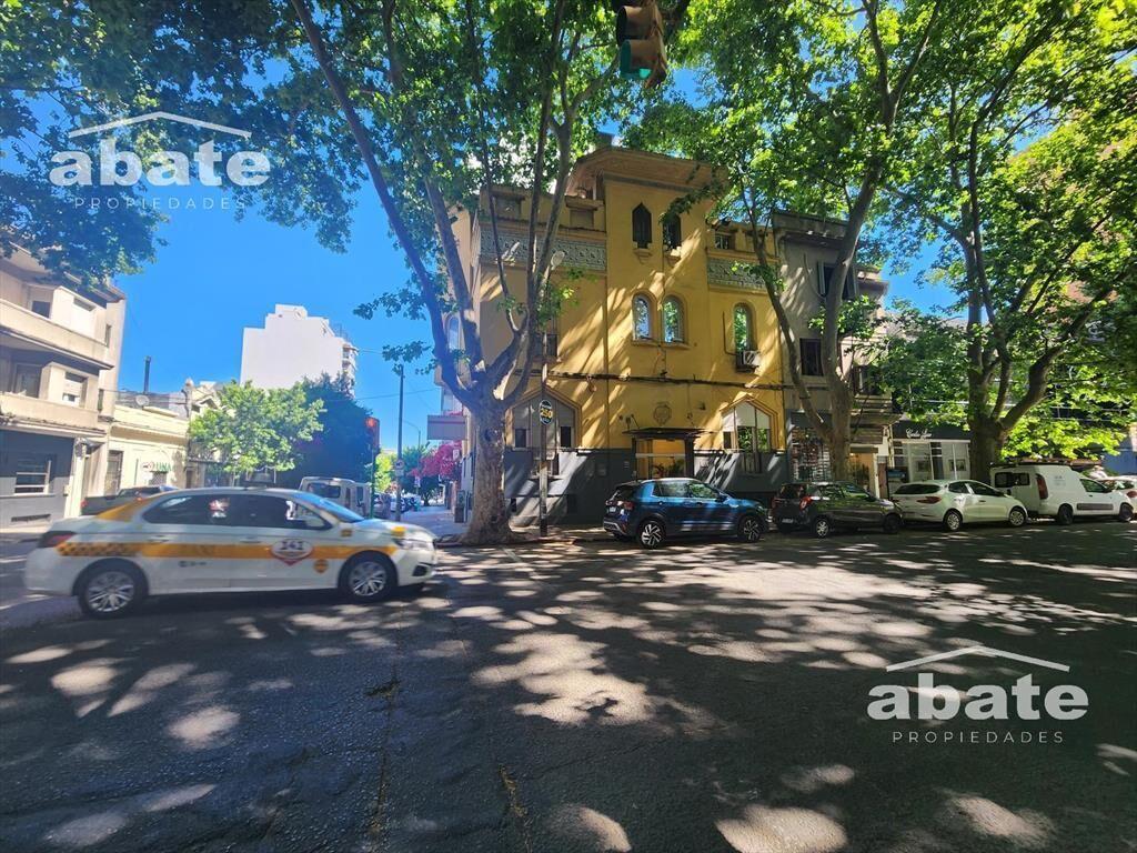 Venta propiedad corporativa - 423m2 sobre Av. Rivera próxim