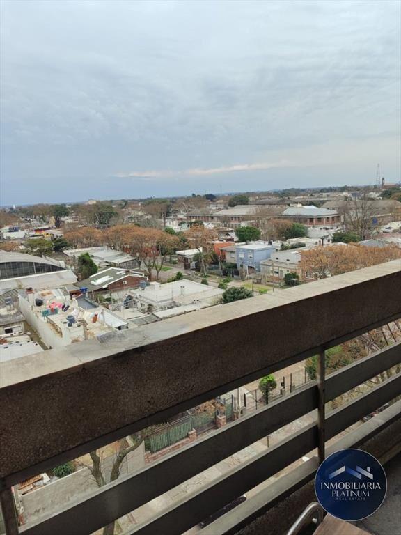 Venta de apartamento de 4 dormitorios y 2 baños en Unión