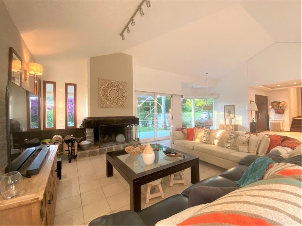 Chalet en Lugano con piscina climatizada y todas