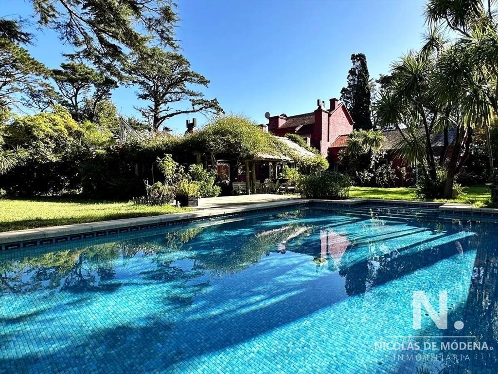 Casa en venta en Playa Mansa, Punta del Este.