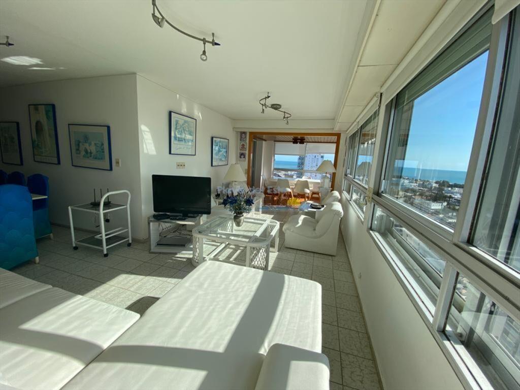 Apartamento en Venta de 3 dormitorios en Punta ,