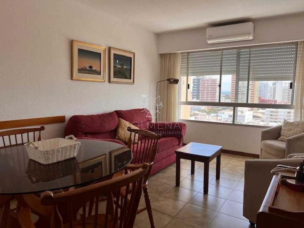 Apartamento en Peninsula a 1 cuadra playa mansa y
