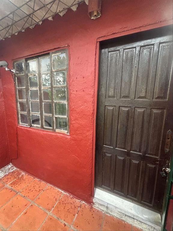 Casa en Venta. Unidad de PH. al frente.
