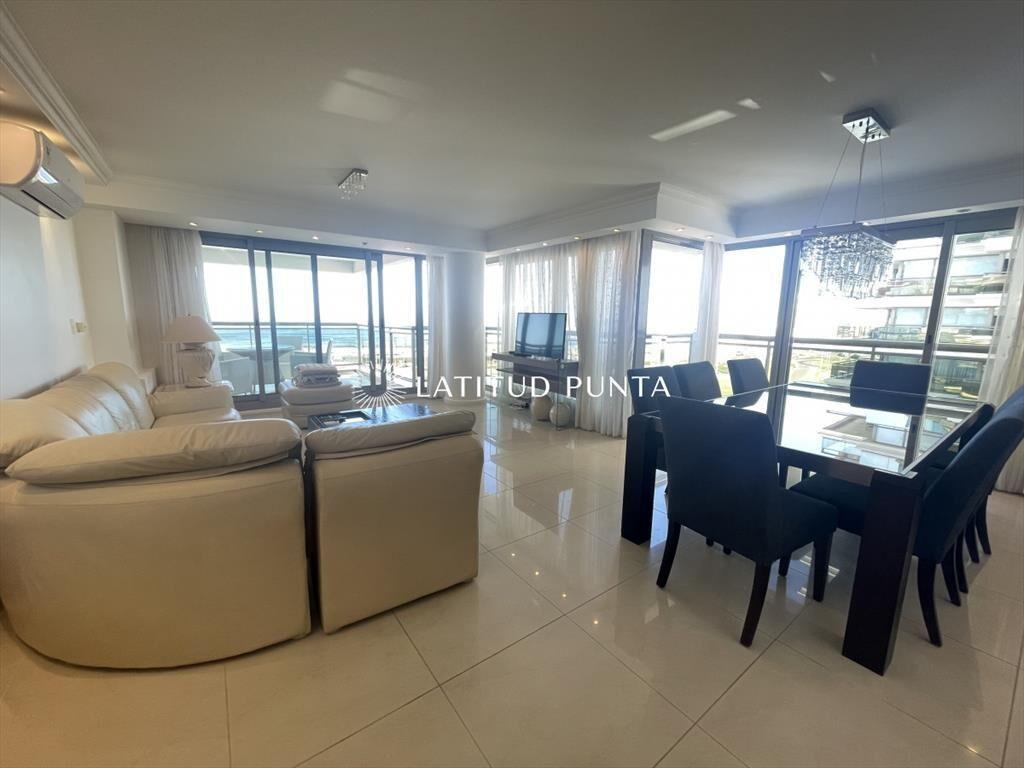 Apartamento en Imperiale, 3 suites más