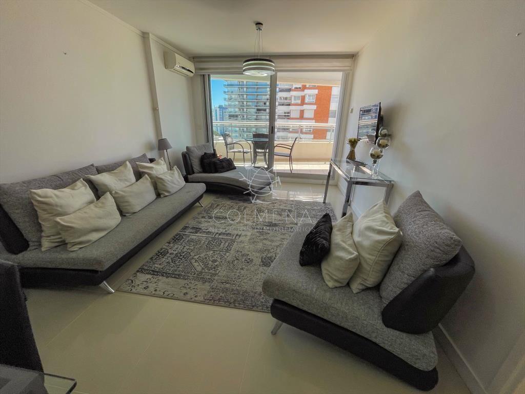 Exclusivo apartamento en alquiler de verano en Forest Tower