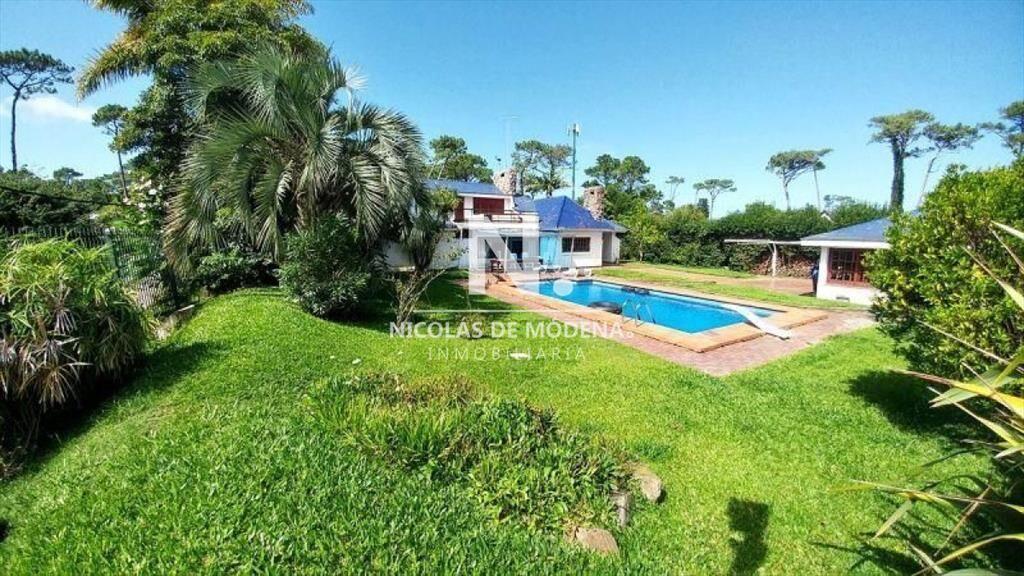 Casa en venta Playa Mansa 5 dormitorios